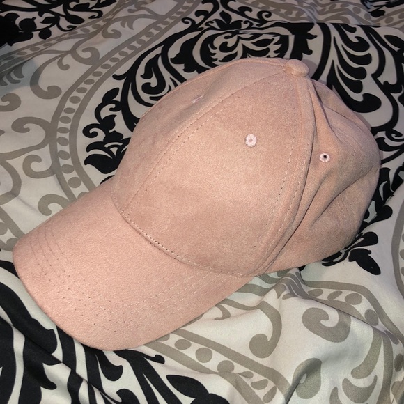Forever 21 Accessories - NWOT Blush Pink Faux Suede Baseball Hat💞
